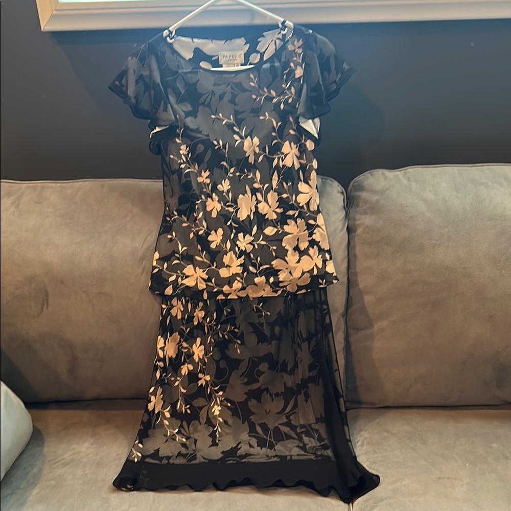 Adrianna Papell (Petites) Black and Cream Floral Sheer Top and Skirt Set Size 4P